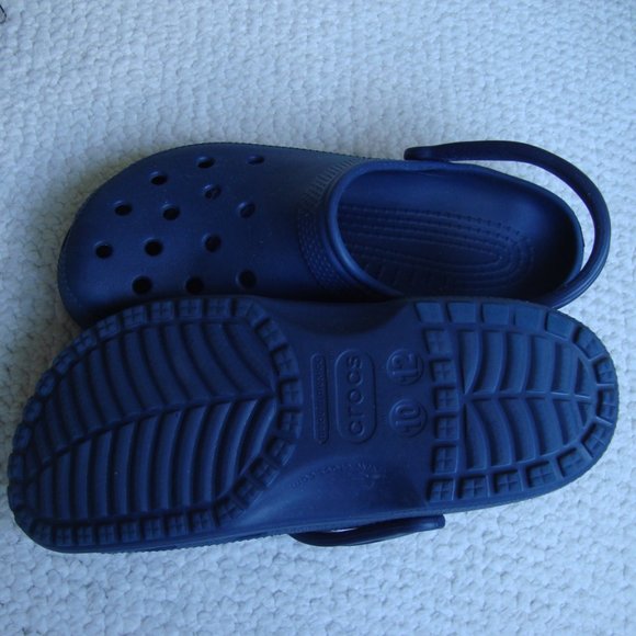 black and blue crocs